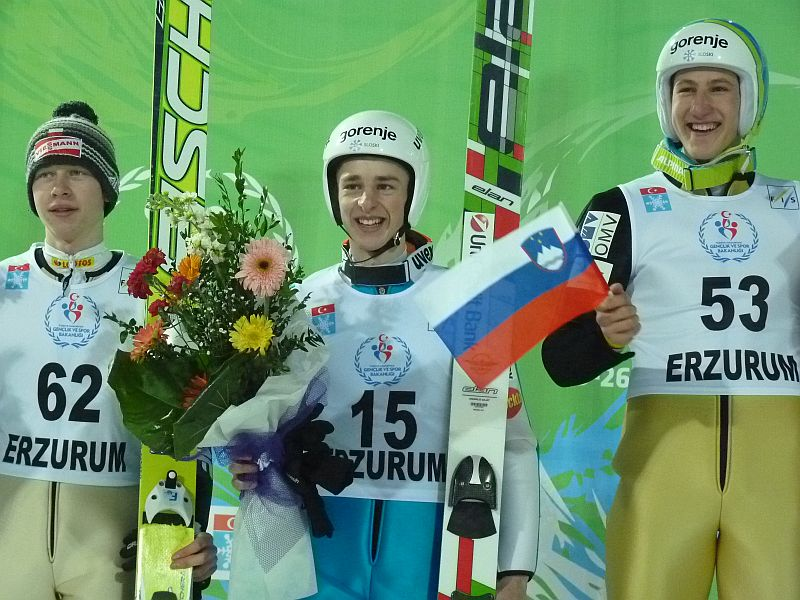 marcin_szemraj's tweet photo. 🗓️ 🔟 lat temu Nejc #Dezman 🇸🇮 został w #Erzurum 🇹🇷 Mistrzem Świata Juniorów. Drugie miejsce zajęli wówczas ex-aequo Aleksander #Zniszczoł 🇵🇱 i Jaka #Hvala 🇸🇮.
#skijumpingfamily #ZimaJestNasza
Fot. Mariele Stockinger / FIS https://t.co/tdNfPifakm