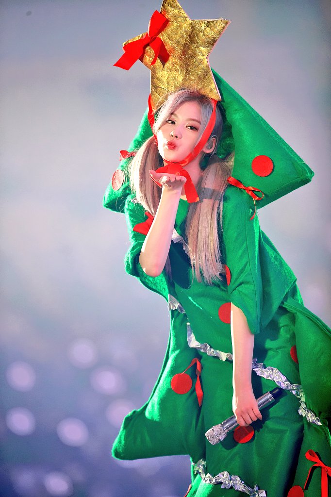guiter500's tweet photo. 21.12.26 트와이스콘
막콘보고 내려가는~
사나야 수고많았오
다음 오프는 언제가될지😭
#트와이스 #TWICE #TWICE_4TH_WORLD_TOUR #사나 #SANA https://t.co/O8zfG2p1Wl