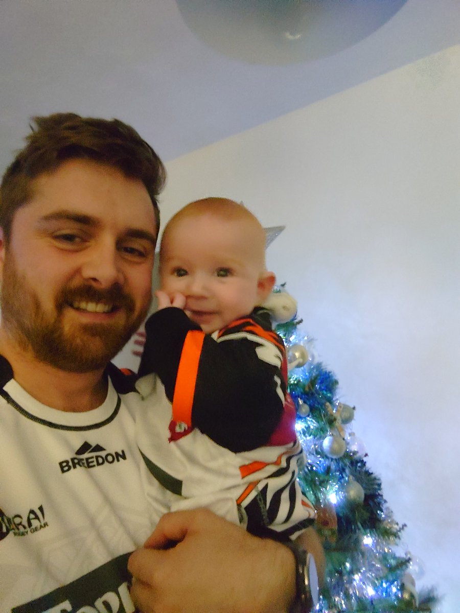 tobyking872's tweet photo. It was close but this little guy has still not witnessed a @LeicesterTigers loss! #luckymascot https://t.co/CrD09grxXK