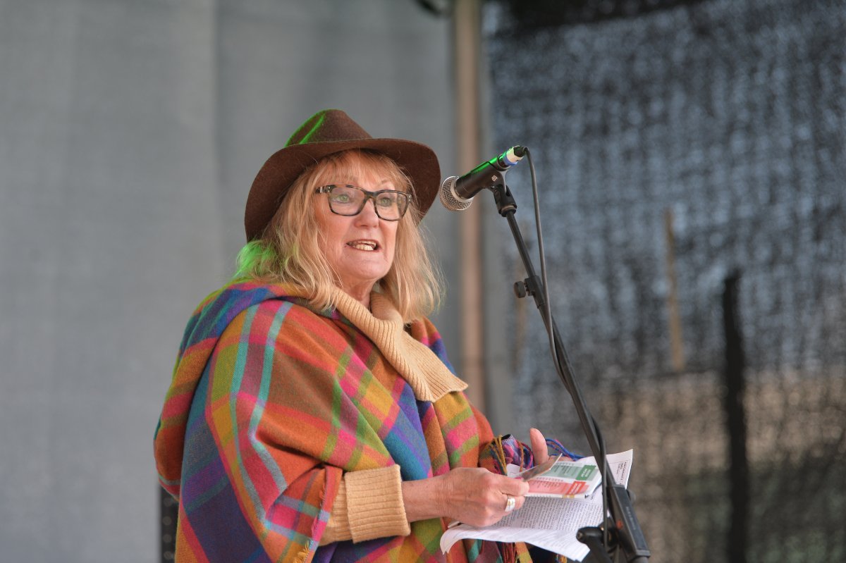 Saddened to hear of the death of <a href="/janicelongdj/">Janice Long</a> a great supporter of unsigned and independent musicians on her <a href="/BBCRadioWales/">BBC Radio Wales</a> show. She was also lots of fun as compere for the much-missed <a href="/FolkOnTheDock/">Folk On The Dock</a>. Our thoughts go out to Janice's family at this time.

(photo: Dave Nelson)