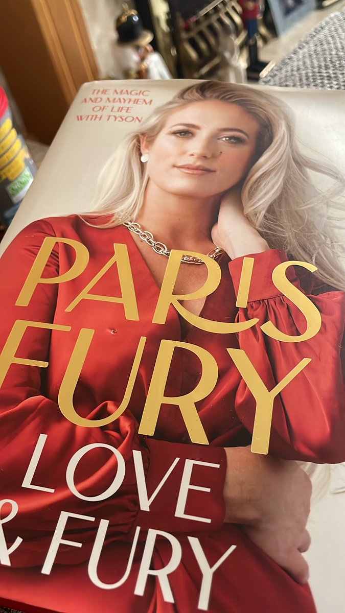 fisherscrags's tweet photo. Bit of Boxing Day reading.. @parisfury1 @Tyson_Fury #gyspyking https://t.co/v3j3suk5dg