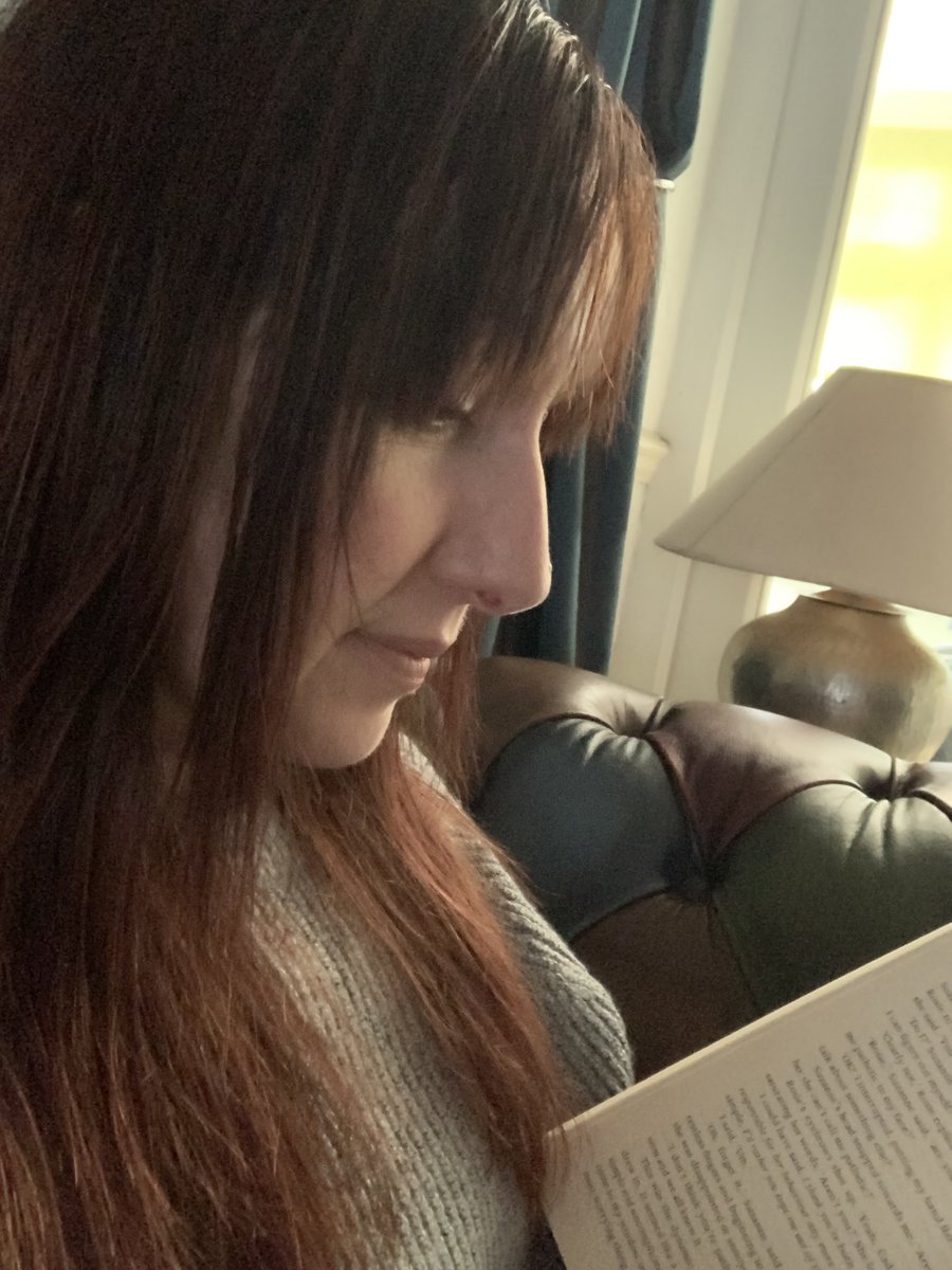 romfordrunner's tweet photo. I am hooked! About to finish my second book in 4 days. It reminds me of who I used to be when I was in my 20s. My 45 mins post injury run ended up more painful than it should have #reading #goodforthesoul #postrehabrun #books #adventureforthemind #learningtorelax #injuryrecovery https://t.co/dschogewRf
