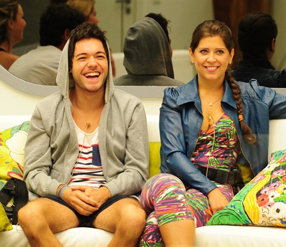 StoneKarinn's tweet photo. 👩🏻‍🤝‍👨🏼CASAIS FORMADO NO BBB👩🏻‍🤝‍👨🏼

Andressa Ganacini e Nasser Rodrigues estão juntos desde o começo do BBB13, o casal já participou do reality Power Couple e casaram recentemente! https://t.co/UcIQ2ldrsx