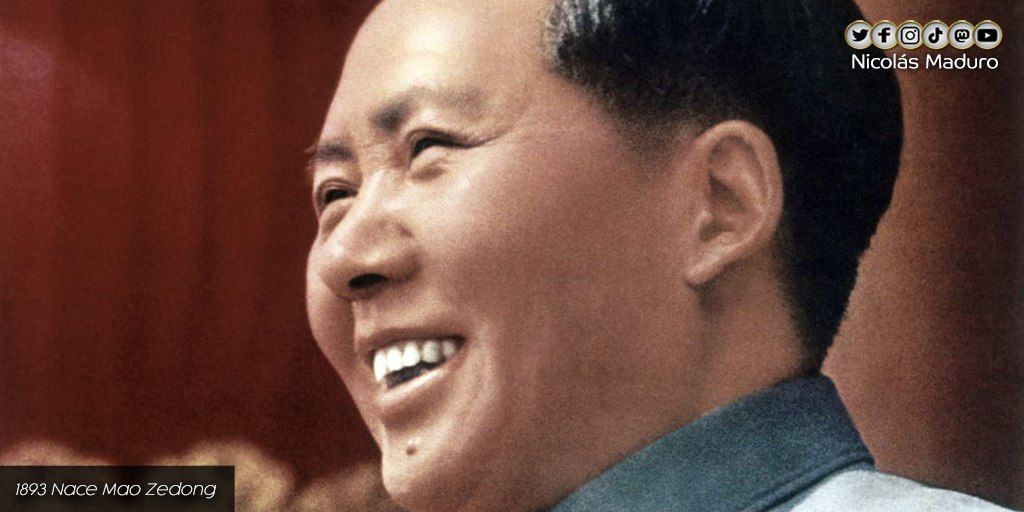 NicolasMaduro's tweet photo. Mao Zedong es uno de los Líderes que dejó una huella profunda en la humanidad. Celebramos su natalicio y reconocemos al presidente Xi Jinping y al pueblo de la República Popular China, por su valentía y determinación de hacer florecer el legado del Gran Timonel. https://t.co/0jmEjJNGu1