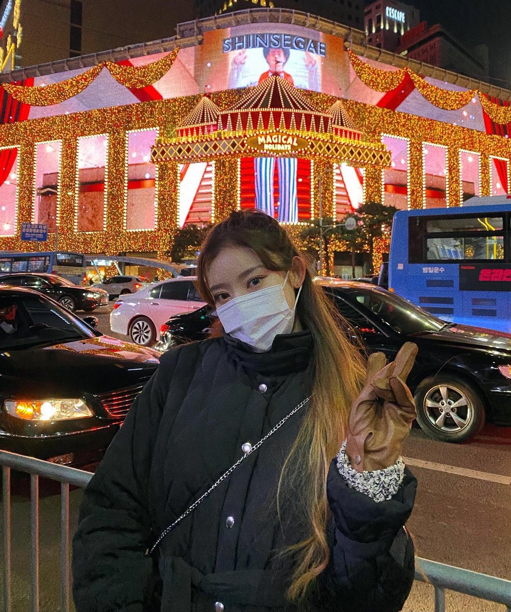 darongkeem's tweet photo. 💚 오늘도 메리크리스마스 🎄♥️ https://t.co/1JoeIXk9SD