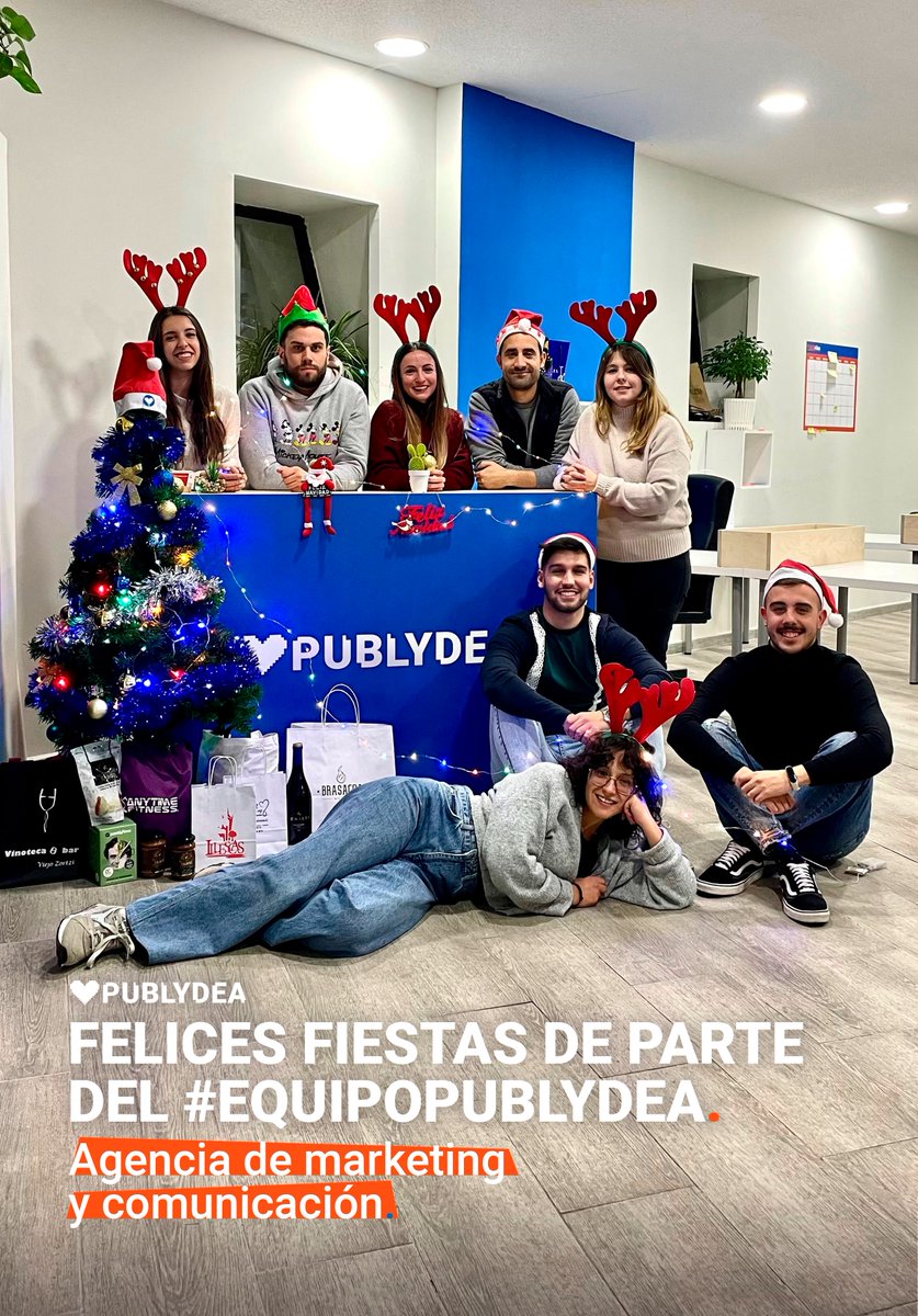 publydea's tweet photo. El #EquipoPublydea os desea unas felices fiestas 🎉🍾
Que la publicidad os acompañe y los me gusta estén de vuestro lado. https://t.co/bdHesI3QGN