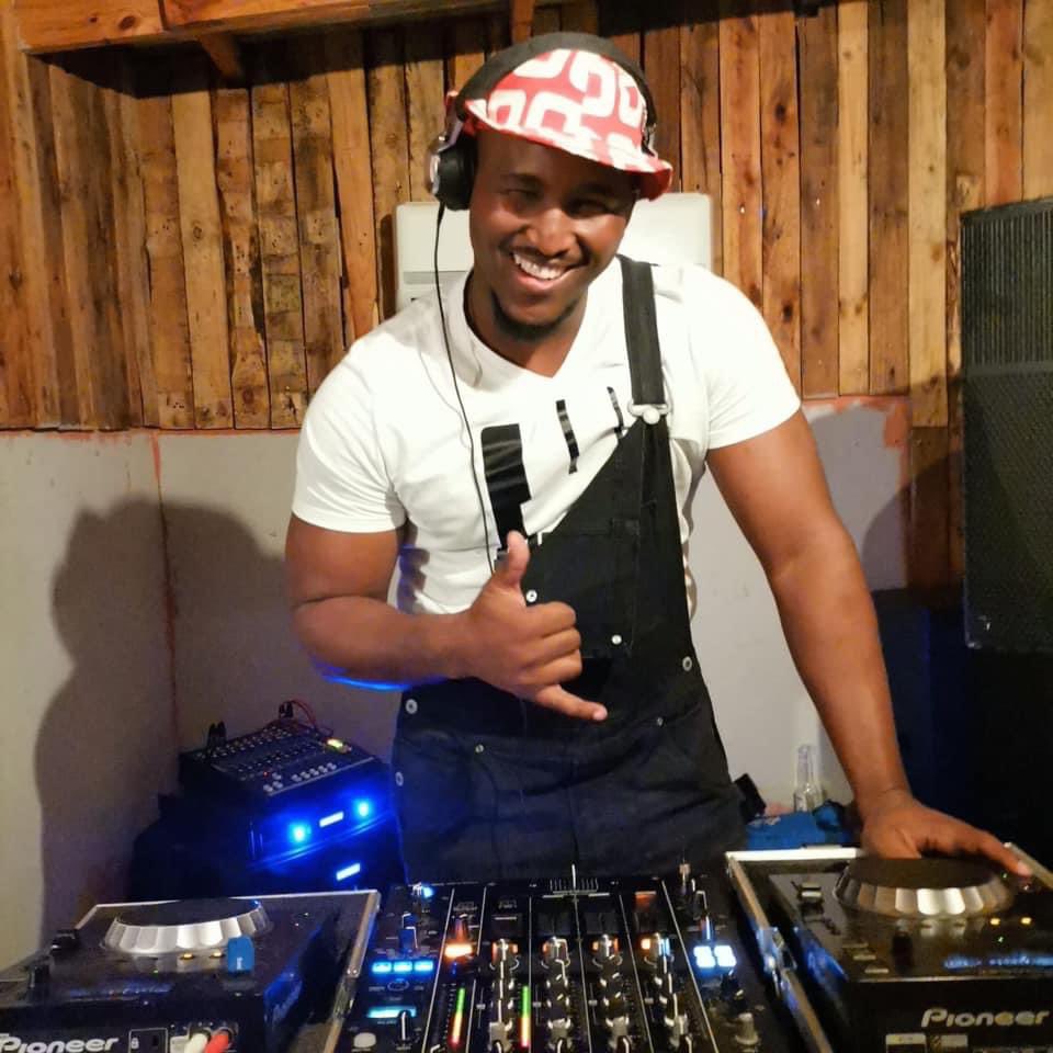 CUTFM1058's tweet photo. #ResidentDjMix
Kholo (@kholo_EnglishK ) is taking us on journey.
WhatsApp| 0713431233
☎️Studio Line| 0515073747
💻Stream| https://t.co/8E2PIYWXah
📻 Frequency| 105.8
#HouseOfDeep https://t.co/o7iOFnmkSU