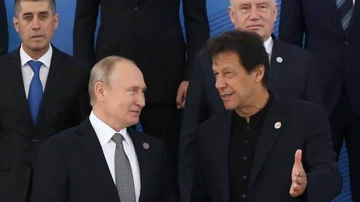 Zeb_J7's tweet photo. بالآخر دنیا کی بڑی فوج اور معاشی طاقت روس کے سربراہ نے بھی توہین رسالت ﷺ کے خلاف آواز اٹھا دی۔ روسی صدر پیوٹن نے کہا کہ حضرت محمد ﷺ کے خاکے بنانا آزادی اظہار رائے نہیں ہے۔
#امہ_کا_ترجمان_عمران_خان https://t.co/khK1nyUi4I