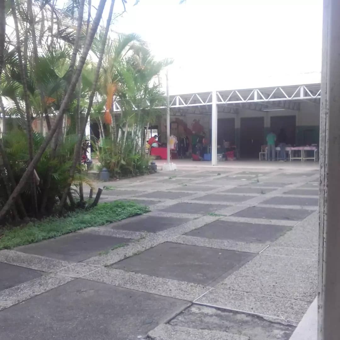 Cultuinter_ZEDC's tweet photo. #14Dic2020
#CoordinaciondeCulturaZEDC
"Bienvenida a la Navidad", U.E.N. "Liceo de Aplicación".
@nicolasmaduro @MPPEDUCACION
@_LaAvanzadora @ZonaEducativaDC
@gracielamarilis @DGCE_MPPE
@MPPE_VCEUP
#GobiernoBolivariano #EntreTodosNosCuidamos #juntasyjuntoshacemoscomunidad https://t.co/Dnx9xvcTfW