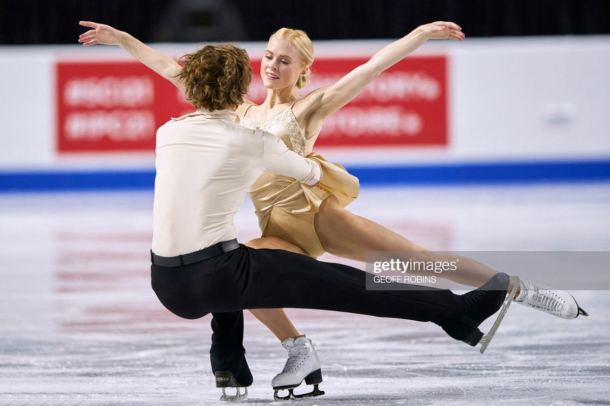 goldenskate's tweet photo. Happy Birthday π to Canada's π¨π¦ #HaleySales! GS Fan Fest @ https://t.co/6ufsmJDAlP The 25-year-old from Langley, BC, likes singing π€, cooking π©βπ³, fitness, theatre π, and animals π π· 2021-22 FD "Scared To Be Lonely" #DuaLipa #FigureSkating https://t.co/fNBFZzgmDQ