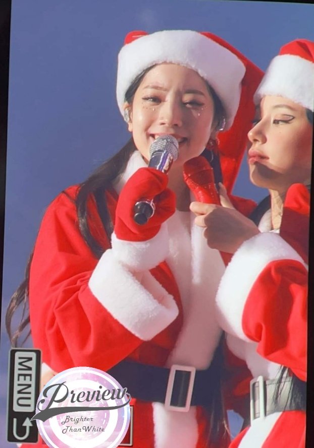 BrighterThanW's tweet photo. 211226 - TWICE 4TH CONCERT TOUR PREVIEW

🎅🏻 SANTA CLAUS IS COMING 🎅🏻

@JYPETWICE @JYPETWICE_JAPAN
#TWICE #DAHYUN #트와이스 #다현 #ダヒョン #金多賢 https://t.co/0pGTX7jQVm