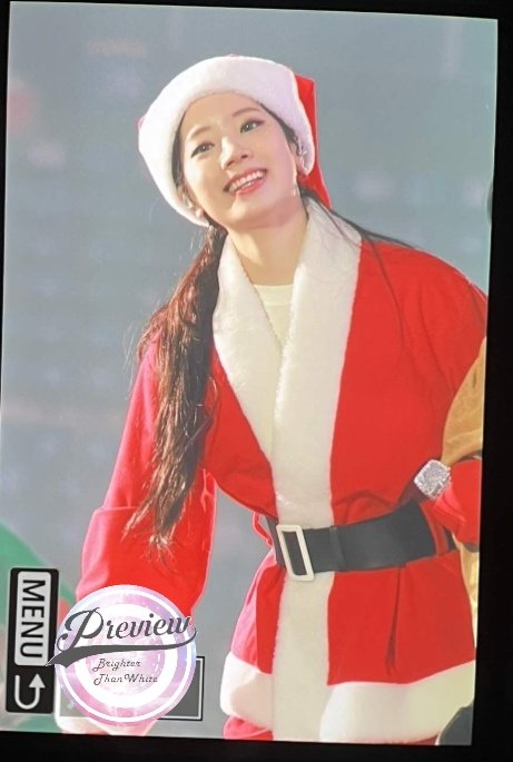 BrighterThanW's tweet photo. 211226 - TWICE 4TH CONCERT TOUR PREVIEW

🎅🏻 SANTA CLAUS IS COMING 🎅🏻

@JYPETWICE @JYPETWICE_JAPAN
#TWICE #DAHYUN #트와이스 #다현 #ダヒョン #金多賢 https://t.co/0pGTX7jQVm