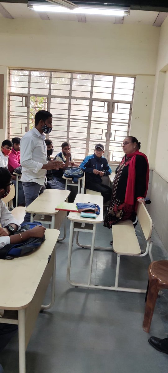 1002013SBV's tweet photo. आज विद्यालय में एसएमसी सदस्यों के साथ मासिक बैठक संपन्न हुई। बैठक के उपरांत सदस्यों ने कई कक्षाओं का निरीक्षण किया तथा EMC कार्यक्रम के तहत बच्चों के विचारों से अवगत हुए तथा उन्हें बिजनेस के कई अन्य विचार भी सदस्यों द्वारा सुझाए गए। https://t.co/fAvlaqDrg5