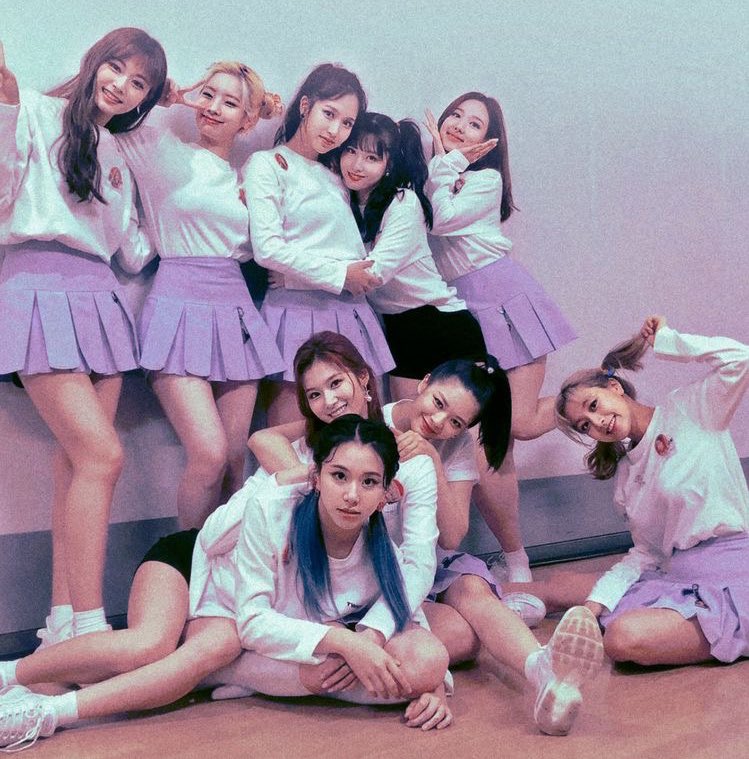 Hyoloml's tweet photo. I will never be able to repay you how much love and happiness I have received from you. It’s only been a year since I got to know you but I will never regret nor forget anything. I will always love you my girls. 🥰

THANK YOU TWICE
#기다렸어_트와이스
#트둥콘_꿈보다_꿈같은_순간 https://t.co/dzEHAgj1cH