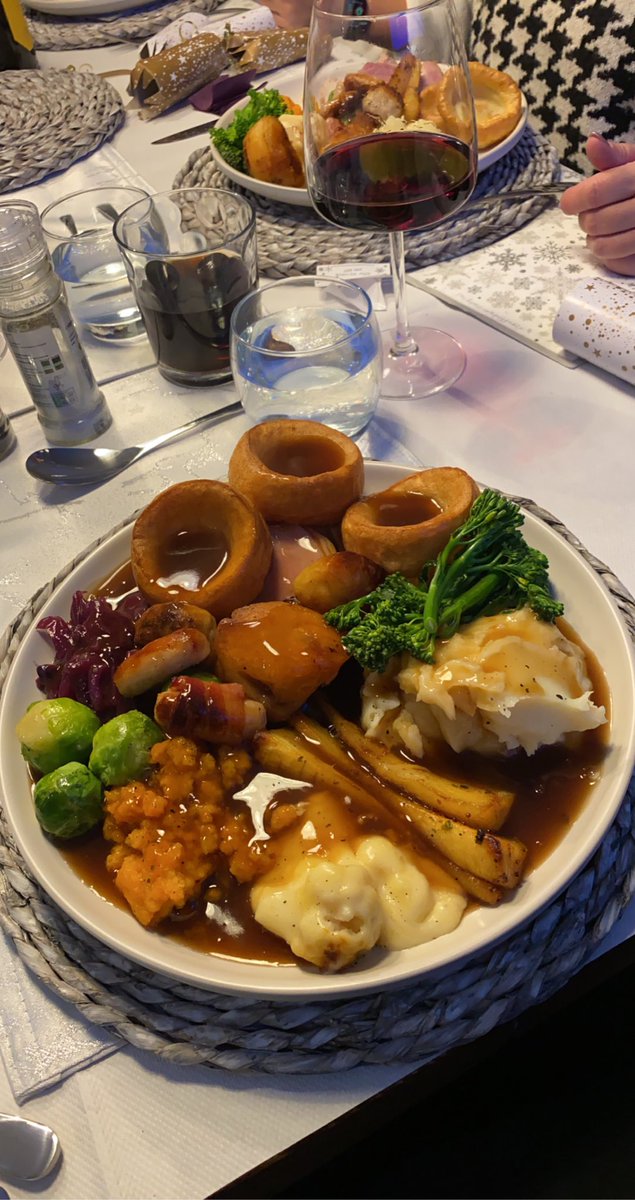 Merry Christmas from me and mine to you and yours 🥰🎄🎅🏼
Not a bad attempt for a first time host!