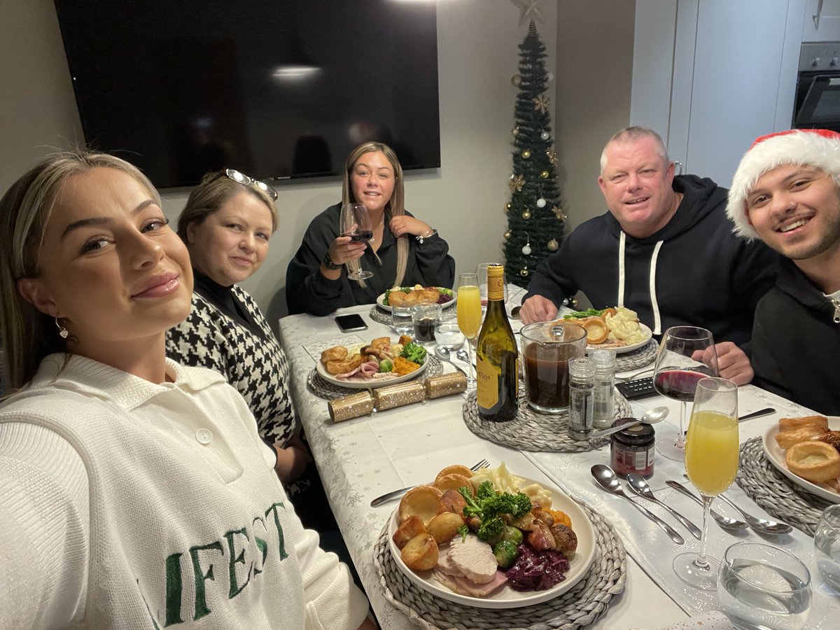 MissYoungWHVA's tweet photo. Merry Christmas from me and mine to you and yours 🥰🎄🎅🏼
Not a bad attempt for a first time host! https://t.co/cV8vVT23kg