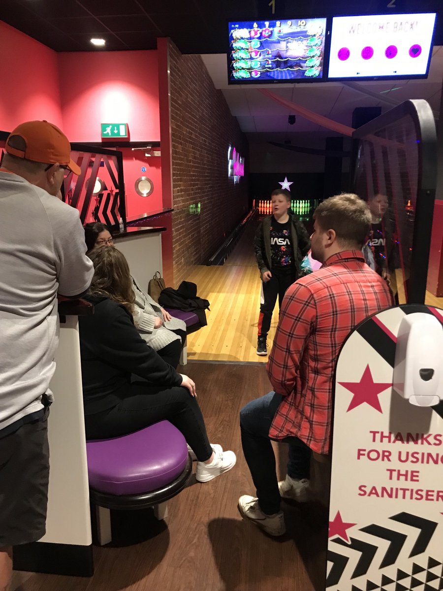 10pin bowling with the family 🎳🎳