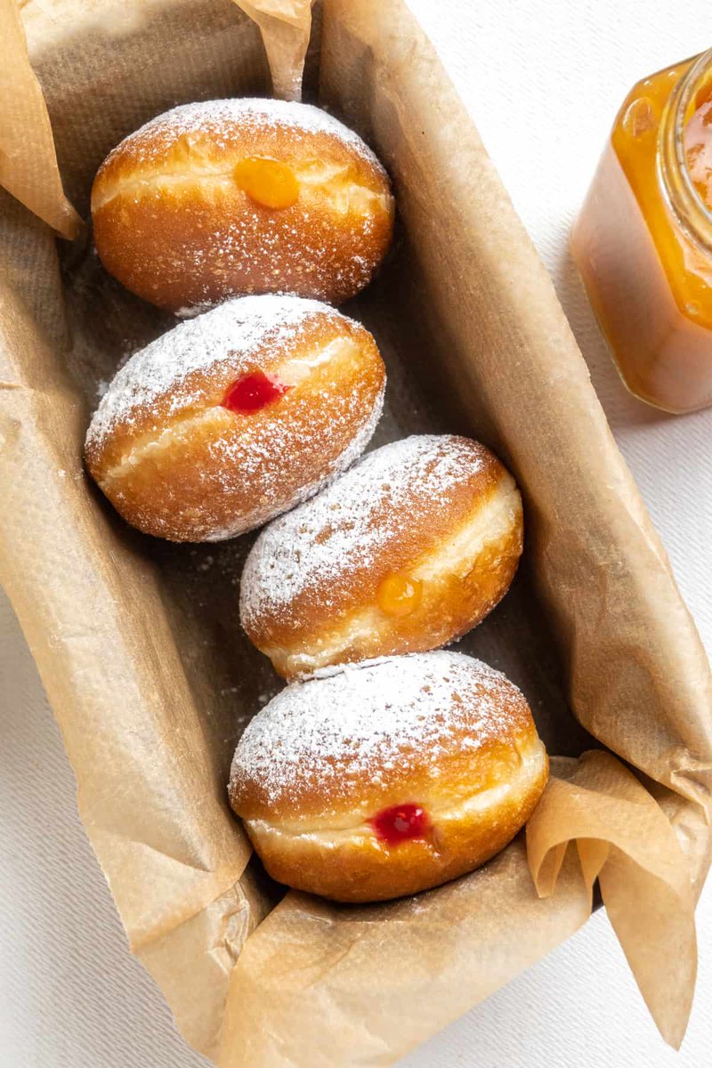 NeoCityTakeout's tweet photo. 🔔Hi @anjellascnd, @vcounting, @alenadria, @yvelvetkisscs, @inginbkarya,

We hope you enjoy this delight delivered by Jeno especially for you 🧁

Sender: whoami?
Side note: Enjoy akhir tahun nya! Next year semoga aku dan kalian terus bahagia! Semoga kalian terus bersama ya- https://t.co/XMN1NSFG6T