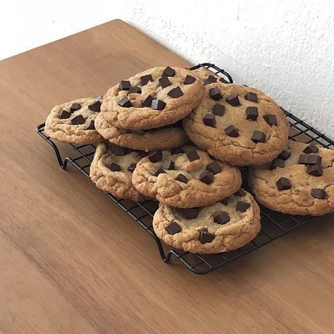 NeoCityTakeout's tweet photo. 🔔Hi @anjellascnd, @vcounting, @alenadria, @yvelvetkisscs, @inginbkarya,

We hope you enjoy this delight delivered by Jeno especially for you 🧁

Sender: whoami?
Side note: Enjoy akhir tahun nya! Next year semoga aku dan kalian terus bahagia! Semoga kalian terus bersama ya- https://t.co/XMN1NSFG6T