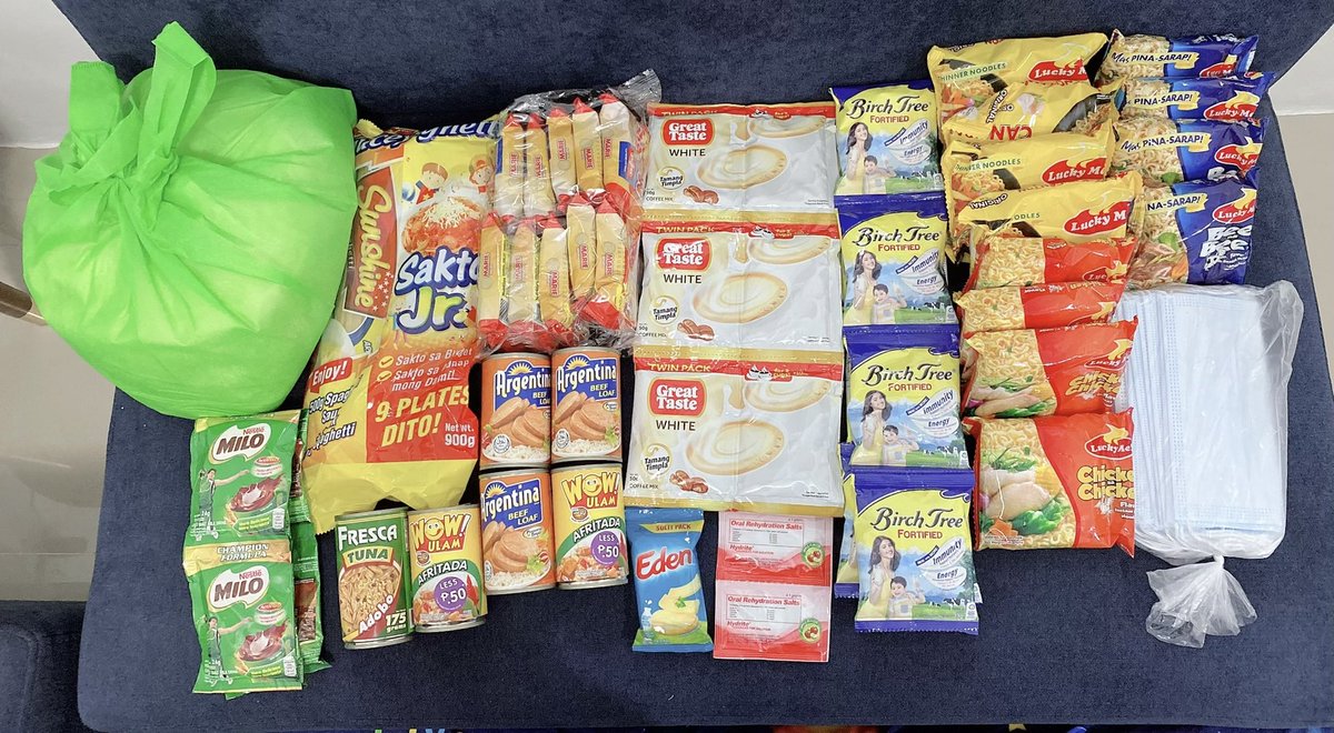 therealjammagno's tweet photo. 400 Putos Na Way Mahays were packed today. 200 for Socorro and 200 for Dinagat. It will come with 2 Liters of Water and 1 Loaf of Bread each, https://t.co/6KPtBtTgge