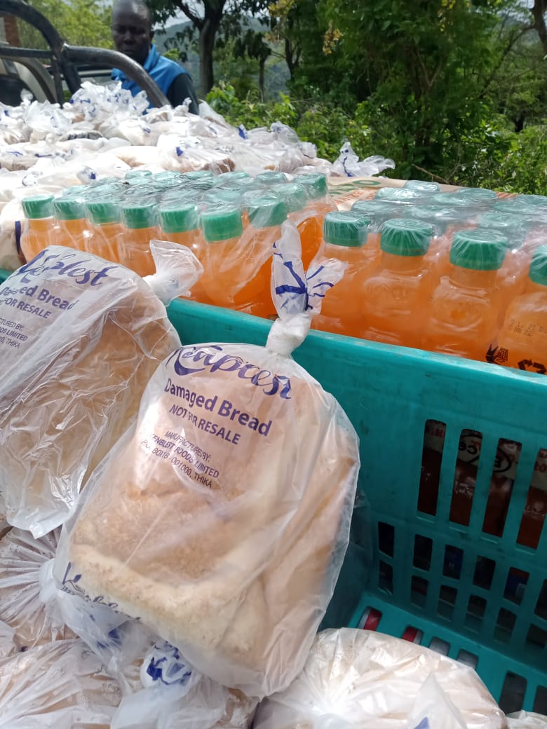 An MCA decided to give his people free bread,, politics over this has already started?? What's wrong with eating "DAMAGED" bread its not "Expired"