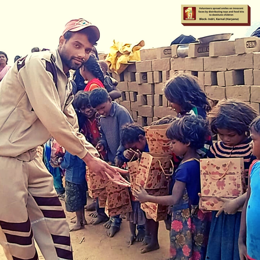 DSSNewsUpdates's tweet photo. Smile On Innocent Face- Distributing toys &amp; food kits to destitute children following the guidance of Saint Dr. Gurmeet Ram Rahim Singh Ji Insan | Block: Indri, Karnal (Haryana)
#SpreadingSmile #SpreadLove #SpreadTheJoy #Smile #toys #ToysBank #FoodBank #SmileOnInnocentFace https://t.co/wazzXyL11a