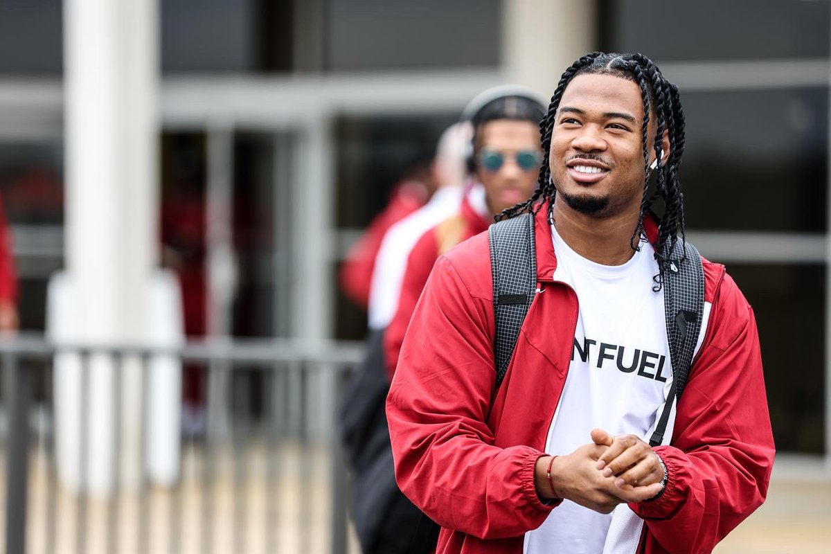 AlabamaFTBL's tweet photo. Dallas Bound. 📍🤠

#BamaFactor #RollTide https://t.co/7k969LQ8G6