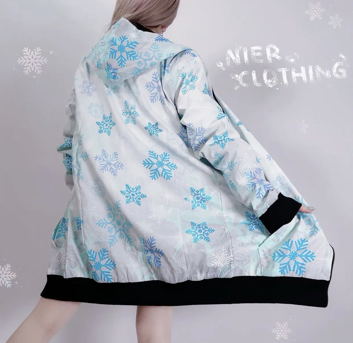 NieR_tokyo's tweet photo. 🎁本日〆切プレゼント企画🎁

【SNOW CRYSTAL WIND BREAKER】

🎁3名様にプレゼント🎁

ユニセックスアイテムです🐰

◼応募方法
フォロー(@NieR_tokyo) &amp; RT
◼締切〆  本日24時

※鍵垢の方も対象内です。
是非ご参加ください🙇‍♂️🙇‍♀️ https://t.co/h27oT1GB44
