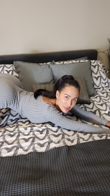 Flexibility is important, isn't it? Tell me all about how we'd stretch each other at the link in my bio<a href="/tag/benballer"class="tags"><span>#benballer</span></a>