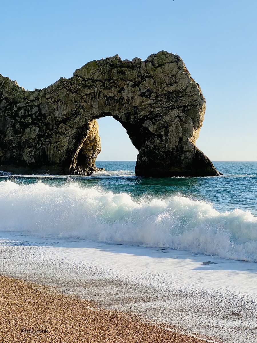 m_imnk's tweet photo. The Durdle Door! And what a nice weather today!
#TheSea 
#Dorset
#WindowsWallpaper https://t.co/kktNq5DEjf