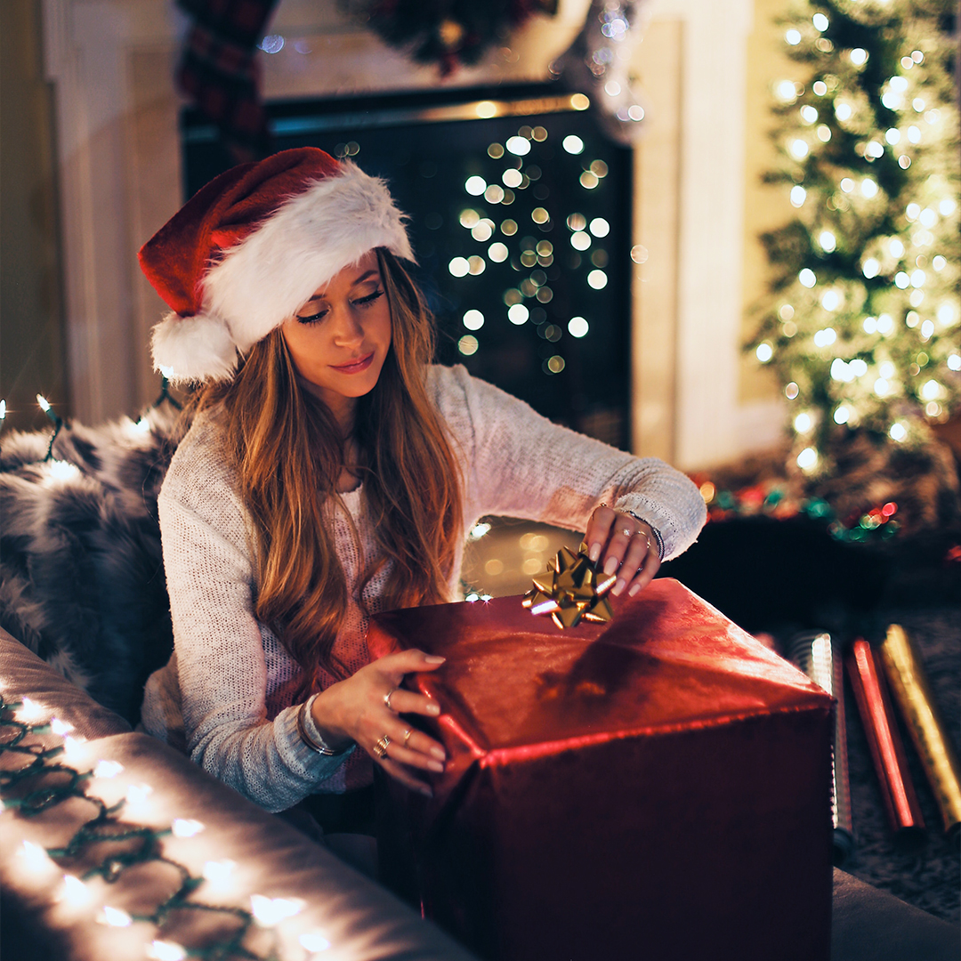 RobSpurlock1's tweet photo. Your close ones may not agree, but it’s really the intention that counts. Not the date they received your gift at!😌
#LiveWellBeWell #holiday #holidaywellness #routine #gifts 
https://t.co/hsn6auM0TP https://t.co/6i5BRxoocb