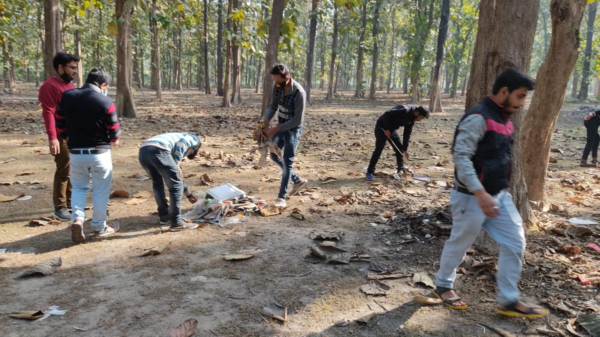 GOURABS87546307's tweet photo. On 25th December2021,a plastic cleaning campaign was carried out by GECO in the traditional Salbagan of Coochbehar.GECO urges everyone to avoid any kind of pollution in the Salbagan area as it is our responsibility to preserve the rich heritage of our city.💚 https://t.co/tK09jOZx9I