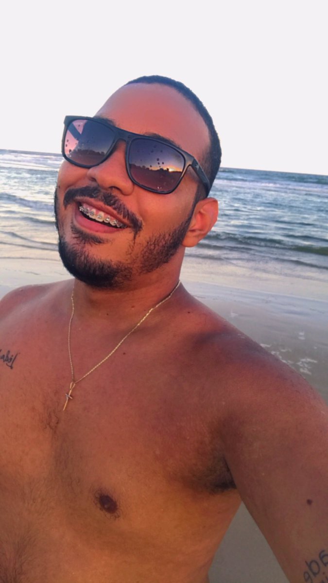 mastheusb's tweet photo. Quando dava pra ir à praia. 🤦🏽‍♂️ #bomdia https://t.co/RzbmYZu5cV