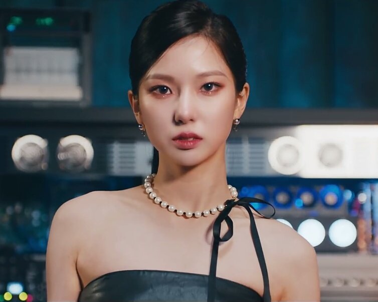 sqfteun's tweet photo. she is slaying it 😩 https://t.co/f6YQFmKMCn