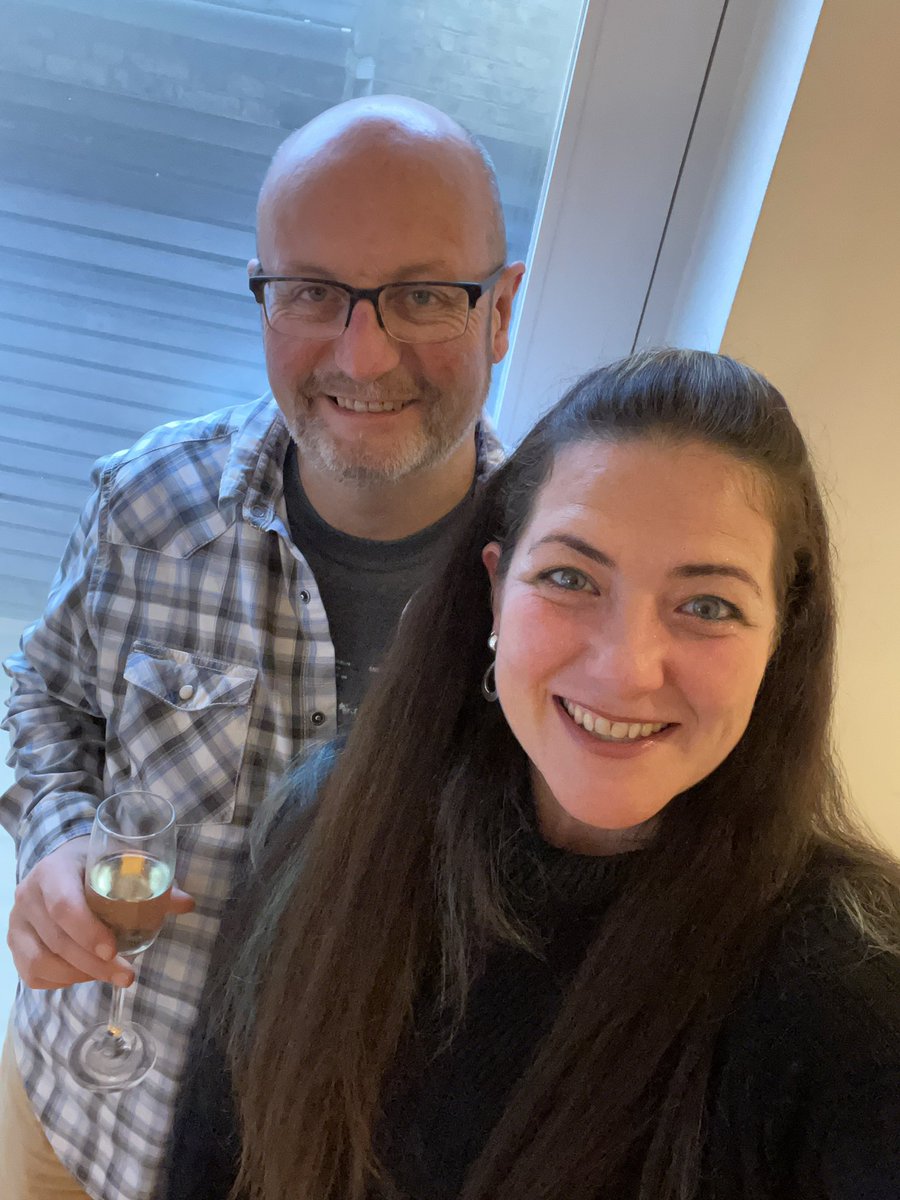 Christmas Shenanigans…..

#drinks #bubbles #christmas #christmasishere #outout #family #familytime #giggles #london #londoncity #justwashedmyhair #longhair #longhairstyles