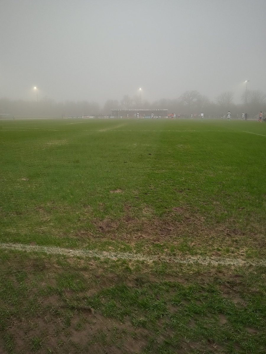 SamGooch2's tweet image. Bit foggy here at @OfficialClarets  Vs @braintreetownfc ... Currently 1 nil Chelmsford 

@dallen1989 round at half time