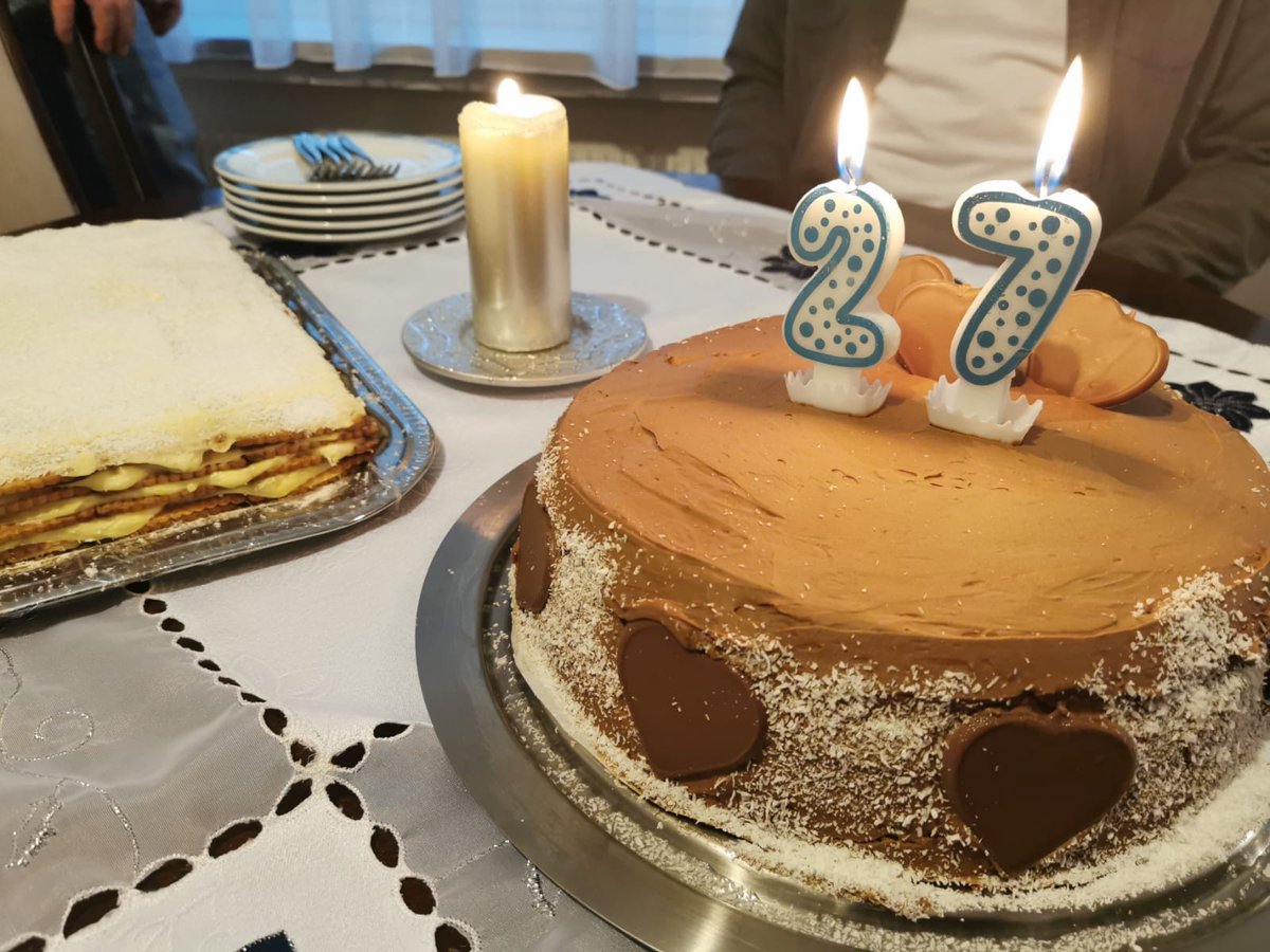 Metrixos's tweet image. Dass beste am Geburtstag sind immer die Torten! 😁🎂 
Später dann noch TTT und Wreckfest im stream (19uhr)
Wird ein sehr spaßiger Abend!