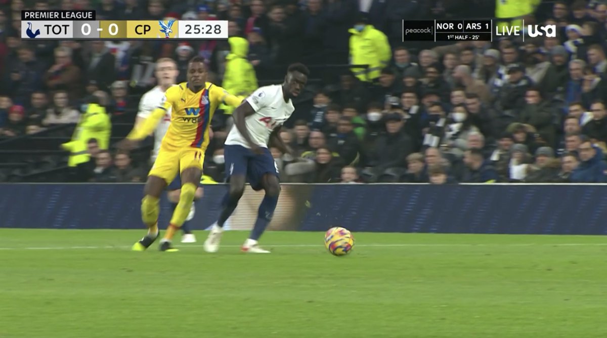 Matchday365's tweet photo. 26' | Wilfried Zaha is shown yellow for running. https://t.co/YpO2StFtnu