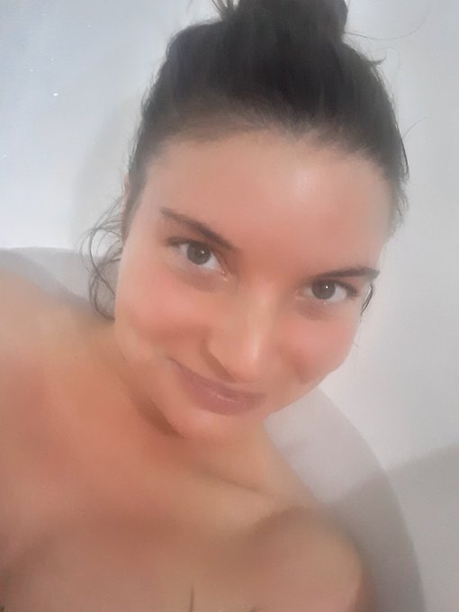 Kicsit pirultan a mai szoli ut&aacute;n 😜 https://t.co/LaxdMu072r