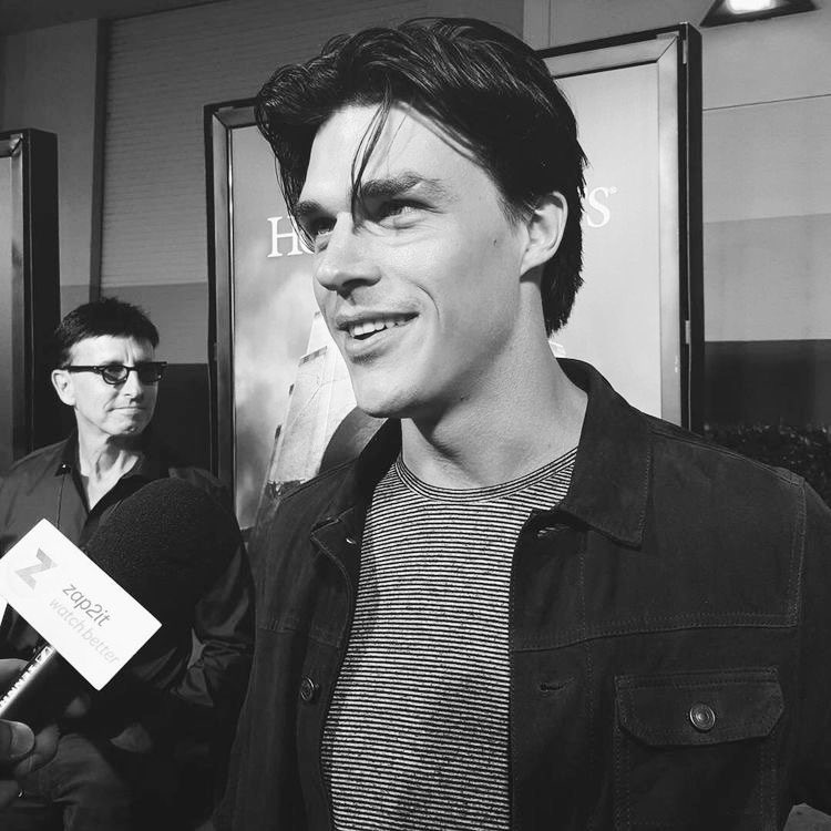 ㅤ
              ◜     ᴛᴜʀɴ ᴛʜᴇ
           𝐋 𝐈 𝐆 𝐇 𝐓 𝐒    𝐎 𝐍    ◞

        #  SeductiveSunday .