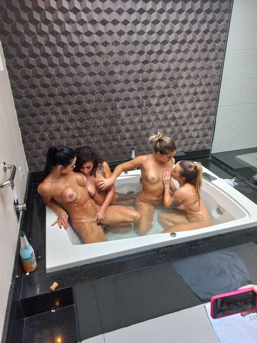 Watch Indianara Jung's leaked NSFW photo on TwXstars