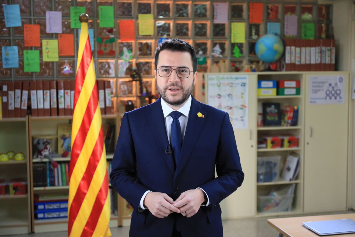 Espero del President de la Generalitat la talla institucional que mereix la figura de la presidència.

Sóc més dels 3 primers