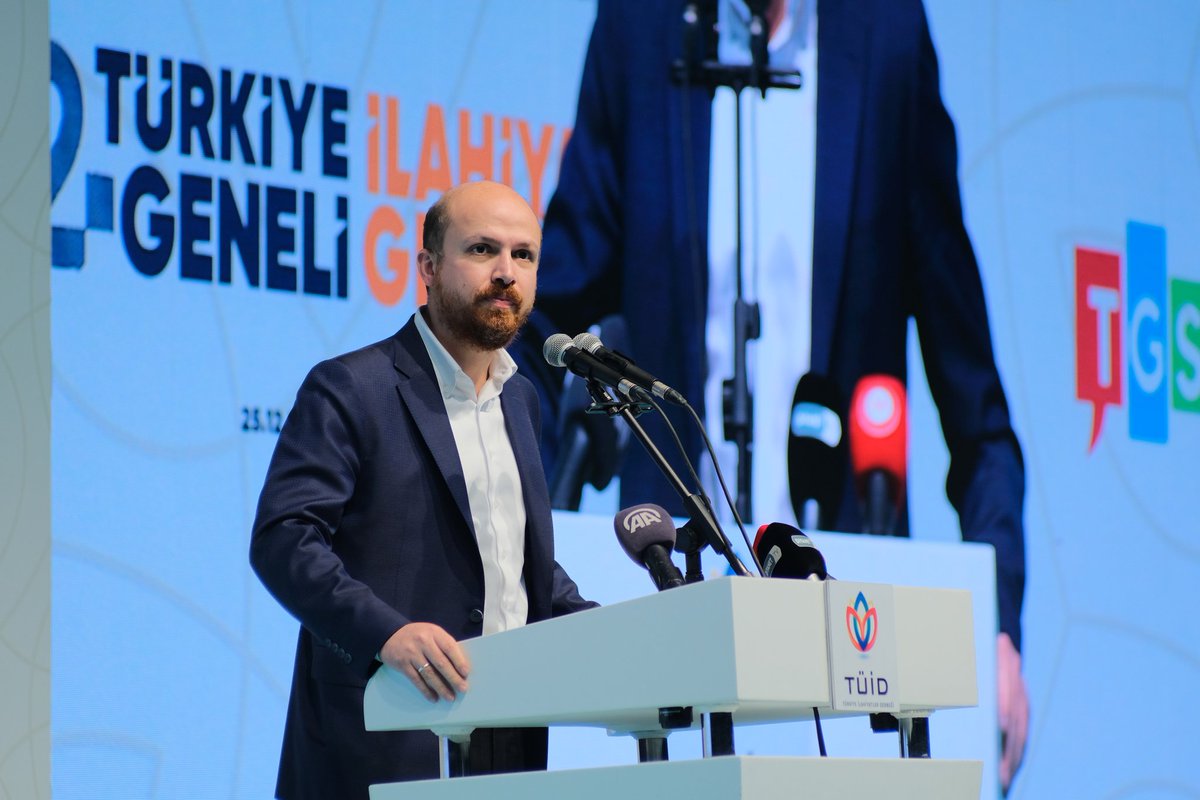 Sayın Bilal Erdoğan Beyefendi programımıza teşrif etti. Katılımlarından ötürü kendilerine teşekkür ederiz.
#GelecekVizyonumuzdaBirlikVar