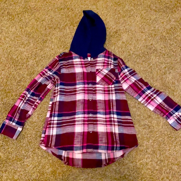 elifer09's tweet photo. So good I had to share! Check out all the items I'm loving on @Poshmarkapp from @TheFoxyKat1 #poshmark #fashion #style #shopmycloset #oldnavy #bananarepublic #gorjana: https://t.co/jTiJBT9LpS https://t.co/Kcdvww2txF