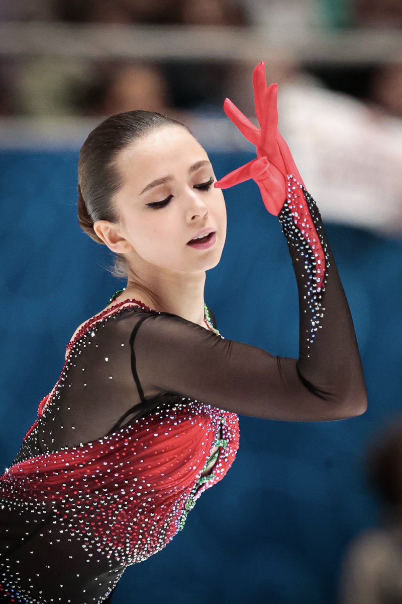 Валиева ф. Валиева камила 2021 фигурное катание. Бразильская фигуристка изадора уильямс. Валиева ф. Камила валиева фигуристка 2022.