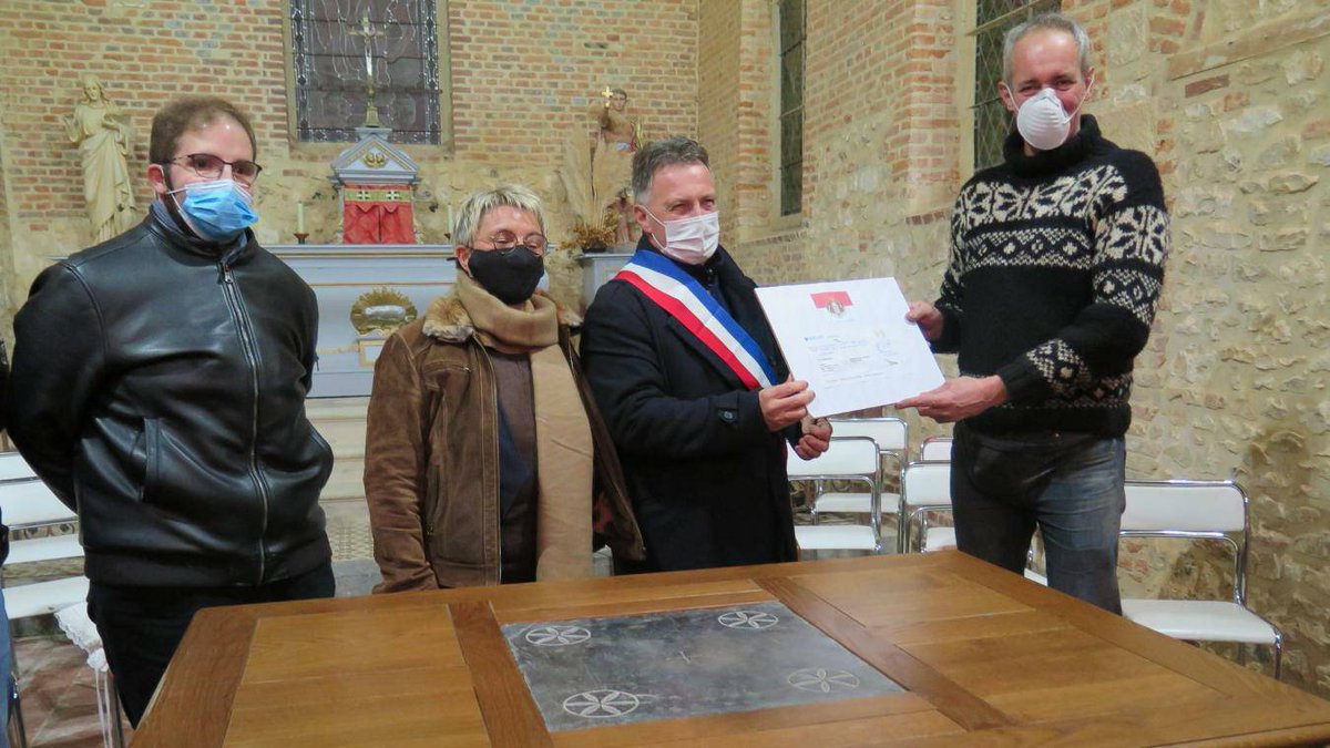 Monaco_Info_'s tweet photo. El príncipe Alberto ha ofrecido un nuevo altar a la iglesia de Rougeries (Hauts-de-France) #Monaco #Rougeries #Montecarlo #Monacomoments https://t.co/47MYxbsmCj
