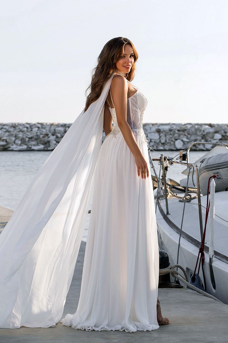 Chiffon &amp; Lace Wedding Dress with Removable Cape/Aline Wedding Bridal Gown with Plunge V Neck, Slit 
etsy.com/ca/listing/873…
#weddingdress #bohowedding #minimalistdress