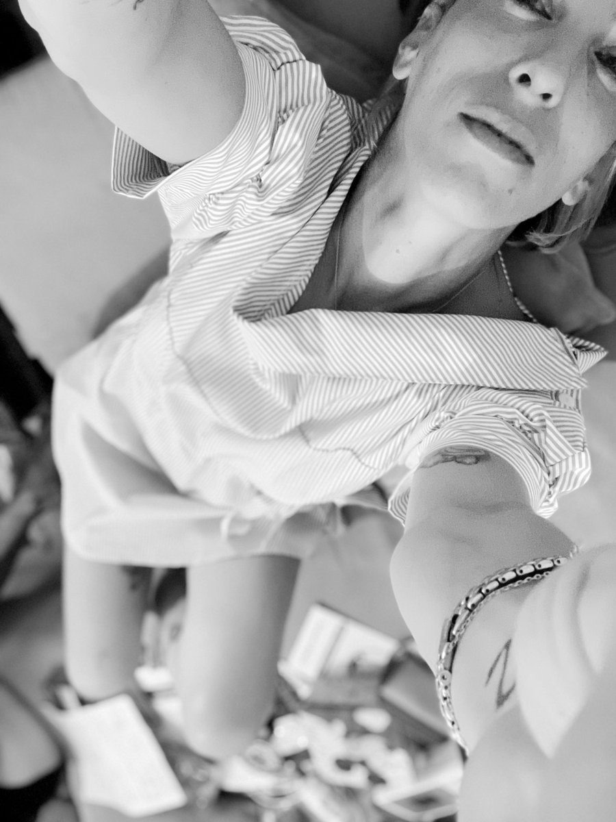 blondi2honey's tweet photo. #FuckU2 #2021 &amp; Fuck us all for trying https://t.co/ZIUhEGSuhO