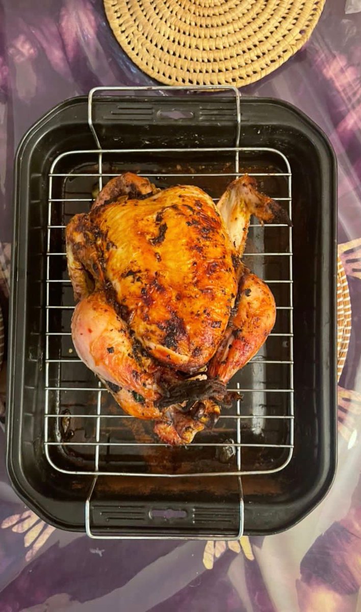 GrowingLifeshop's tweet photo. Pendant ce temps, l3s tables de nos clients ont ètè garnies par la volaille Growing Life ainsi que nos tartinades et marinades ! 

Ravies de sublimer vos papilles chaque annèe avec du bio, du local et du chic ! https://t.co/pzHhiE3xmu