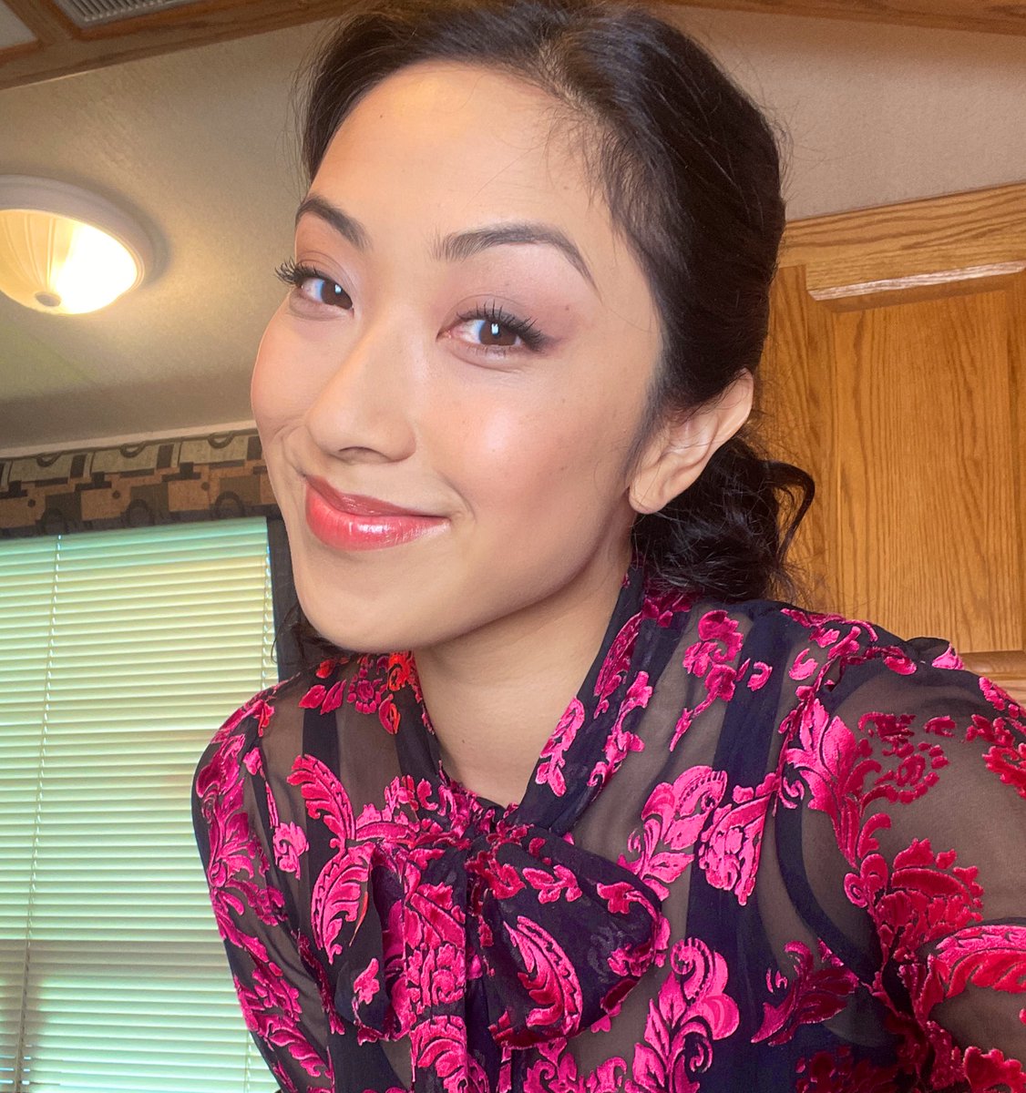 amndawong's tweet photo. Cat’s out of the bag! Someone new is coming to Hope Valley 🎊 #Hearties #hallmark #wcth #whencallstheheart @WCTH_TV https://t.co/ZniEwgWpm8